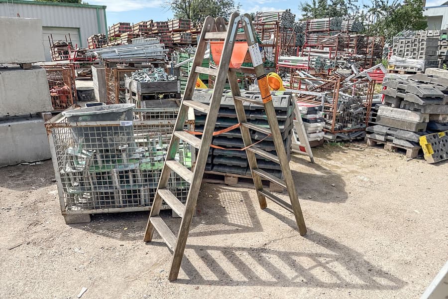 Holzstufenleiter Layher, 2x 7-sprossig